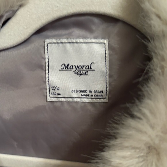 Soft grey fur vest with leather belt - Picture 3 of 4